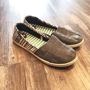 Roxy Slip-On Shoes - Tribal Print